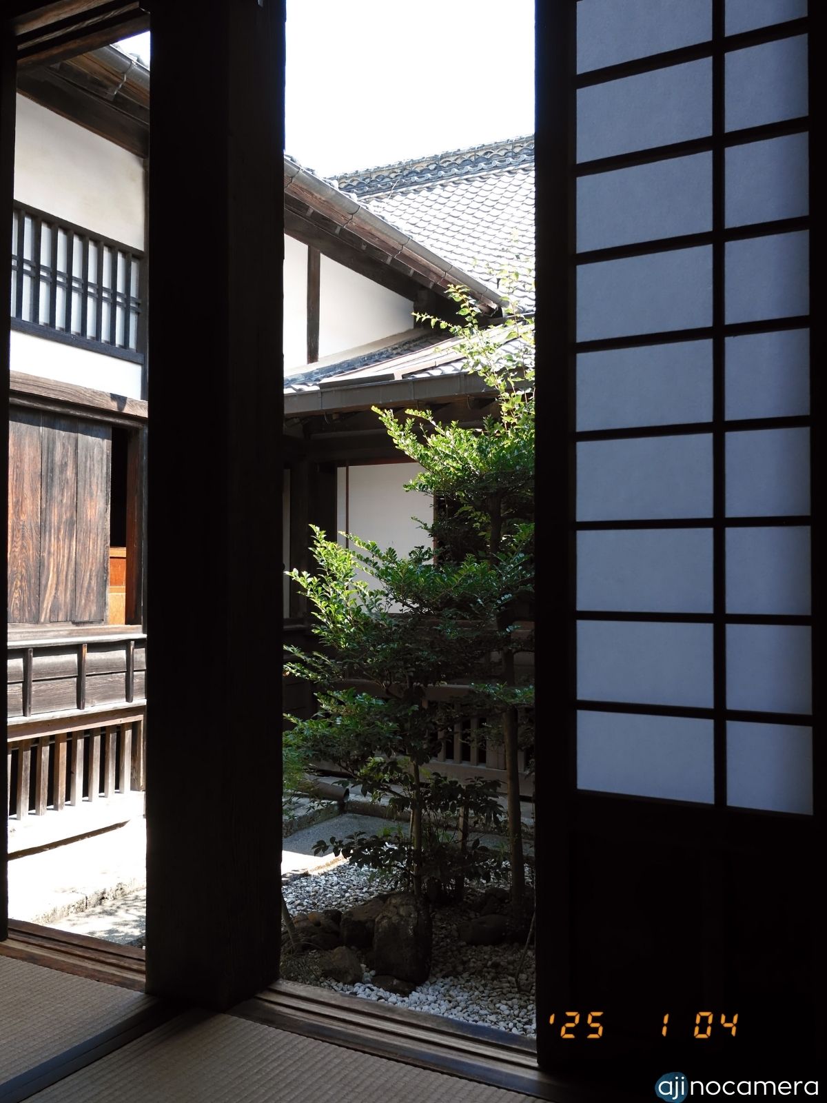二の丸御殿 中庭01
